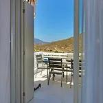 Cavo Milos * Adamantas (Milos)